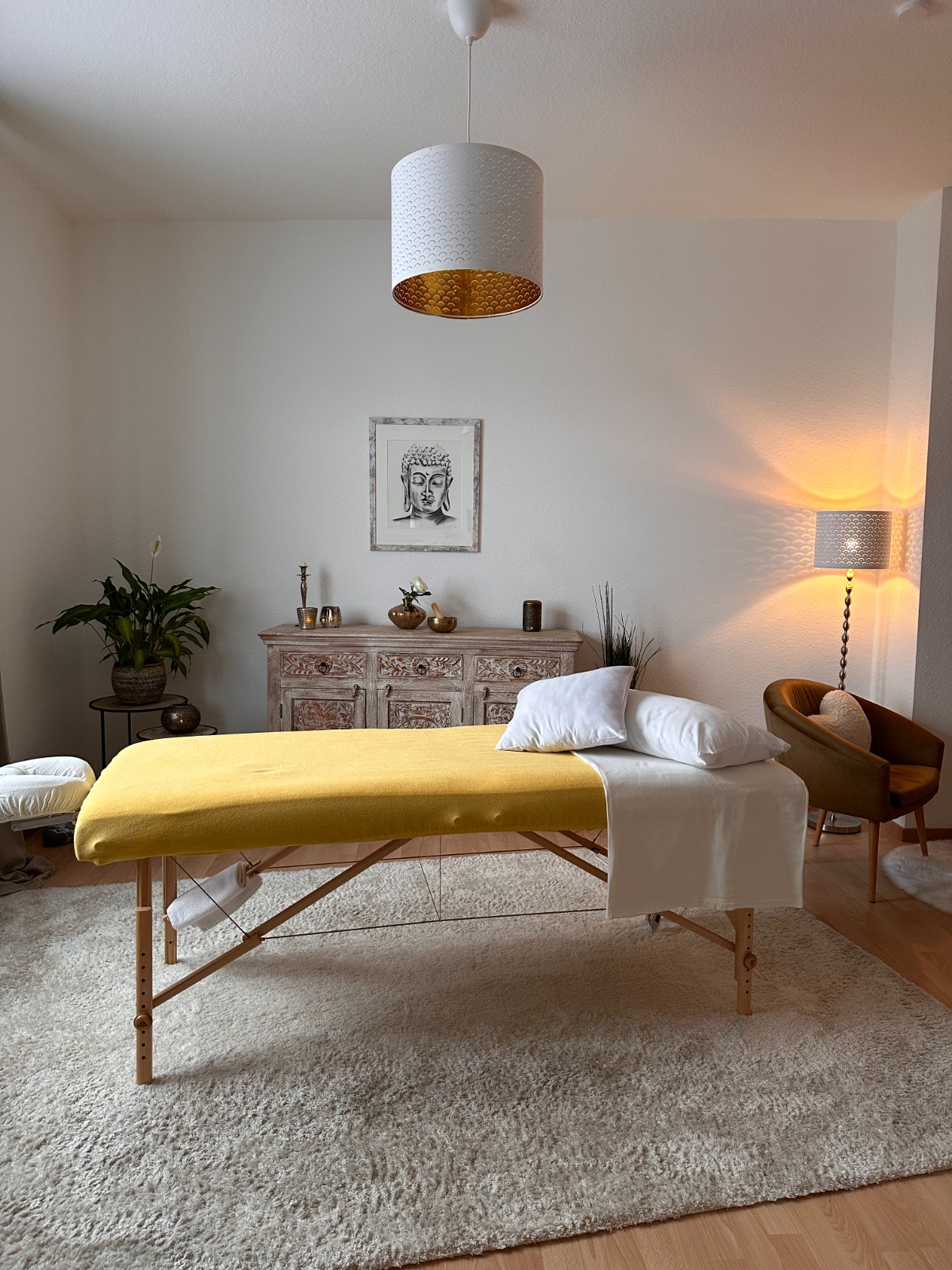 Mohala Massage Liege im Praxisraum Trier